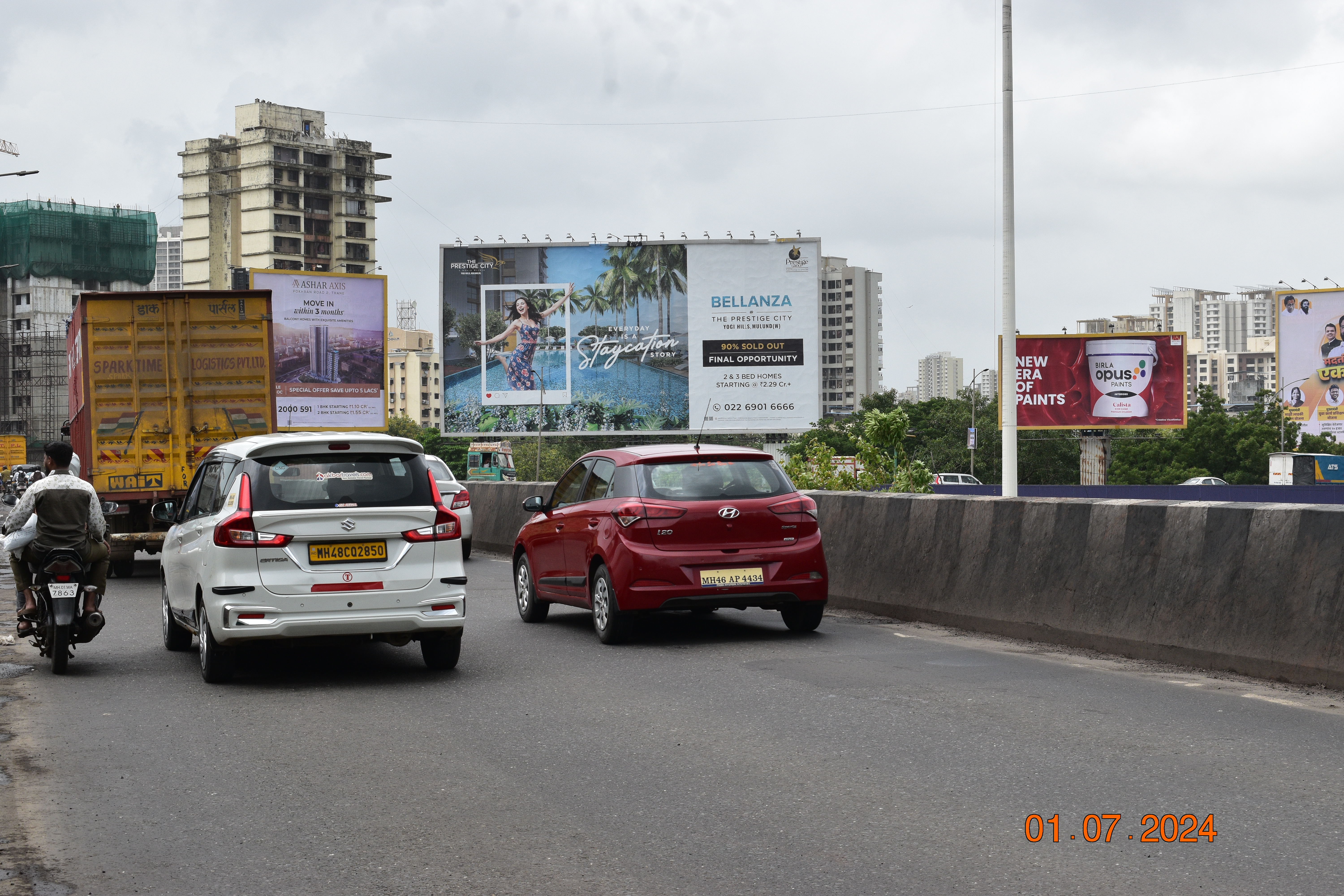 Thane Majiwada Junction  hoarding
